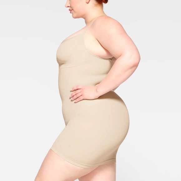 SKIMS Seamless Sculpt Slip Dress Shape Wear | Size Medium | NEW Without Box - Picture 3 of 8